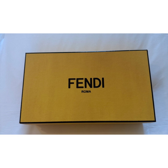 BNWT & BOX Fendi Oval Sunglasses main image 11